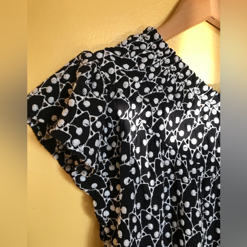 LOFT black/ white Eyelet Smocked Yoke Cap Sleeve Swing Shift Dress - Picture 2 of 2